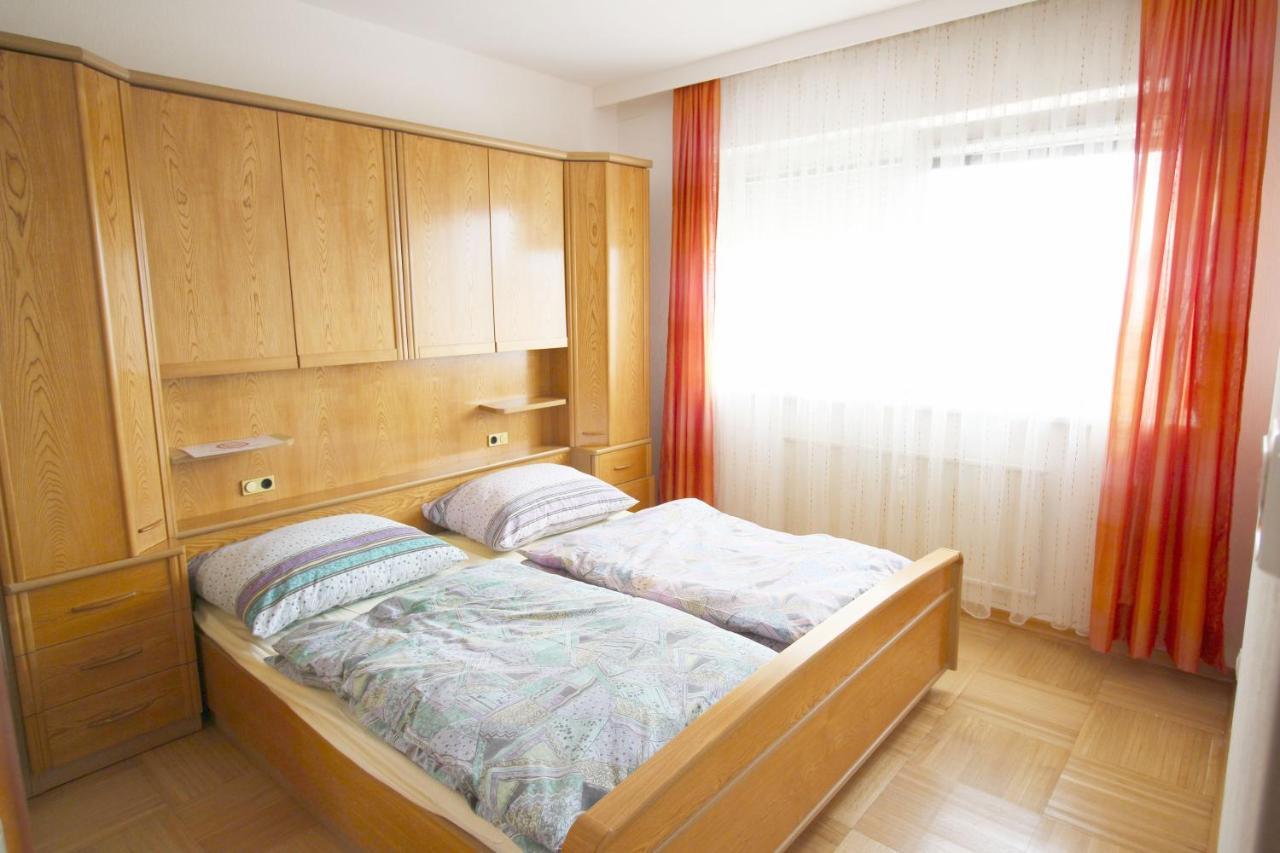 Geraeumige Ferienwohnung Im Zentrum Санкт-Пельтен Екстер'єр фото