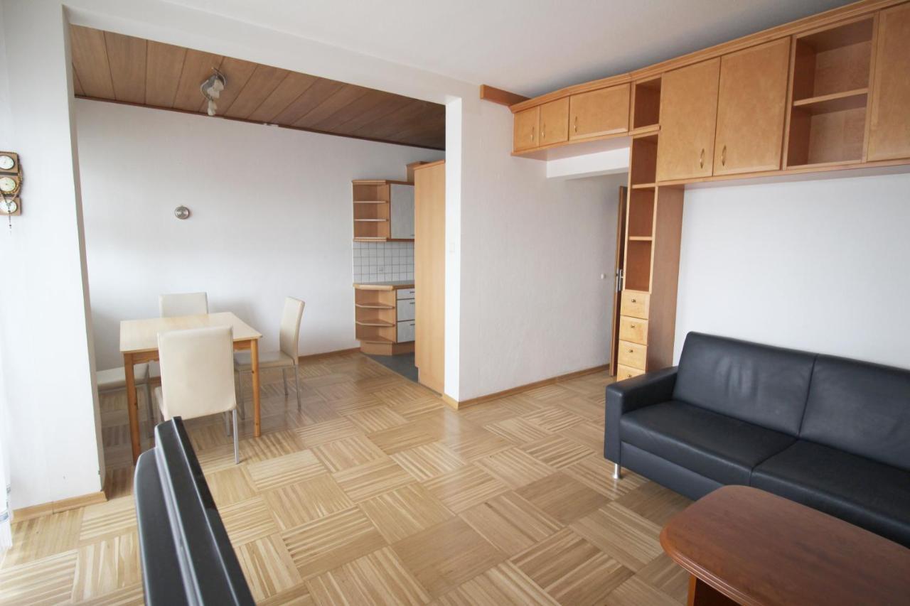 Geraeumige Ferienwohnung Im Zentrum Санкт-Пельтен Екстер'єр фото