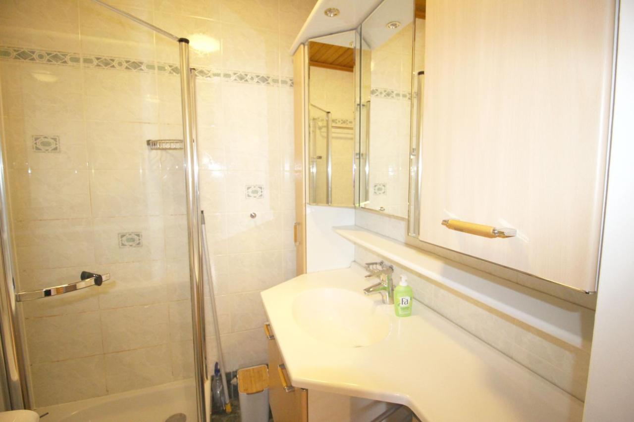 Geraeumige Ferienwohnung Im Zentrum Санкт-Пельтен Екстер'єр фото